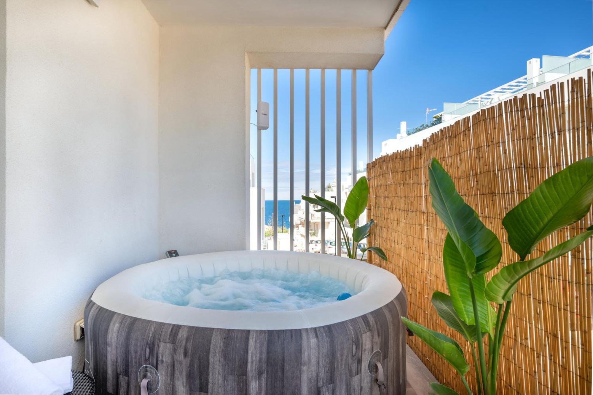 Exclusive Deluxe Apt Up To 6 People & Heated Tub Polignano a Mare Εξωτερικό φωτογραφία